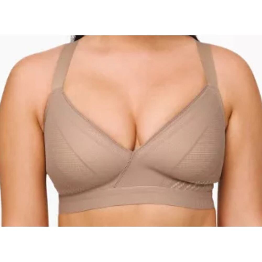Lululemon Wake to Lace 34E (DD) Taupe Bra No Underwire Lightly Lined